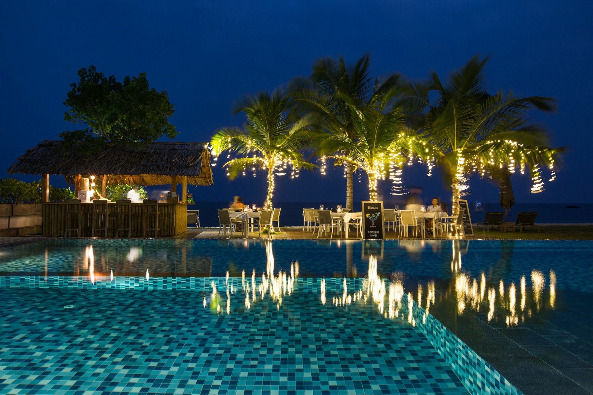 Sri Sharavi & - With 43 Metre Saltwater Infinity Pool Villa