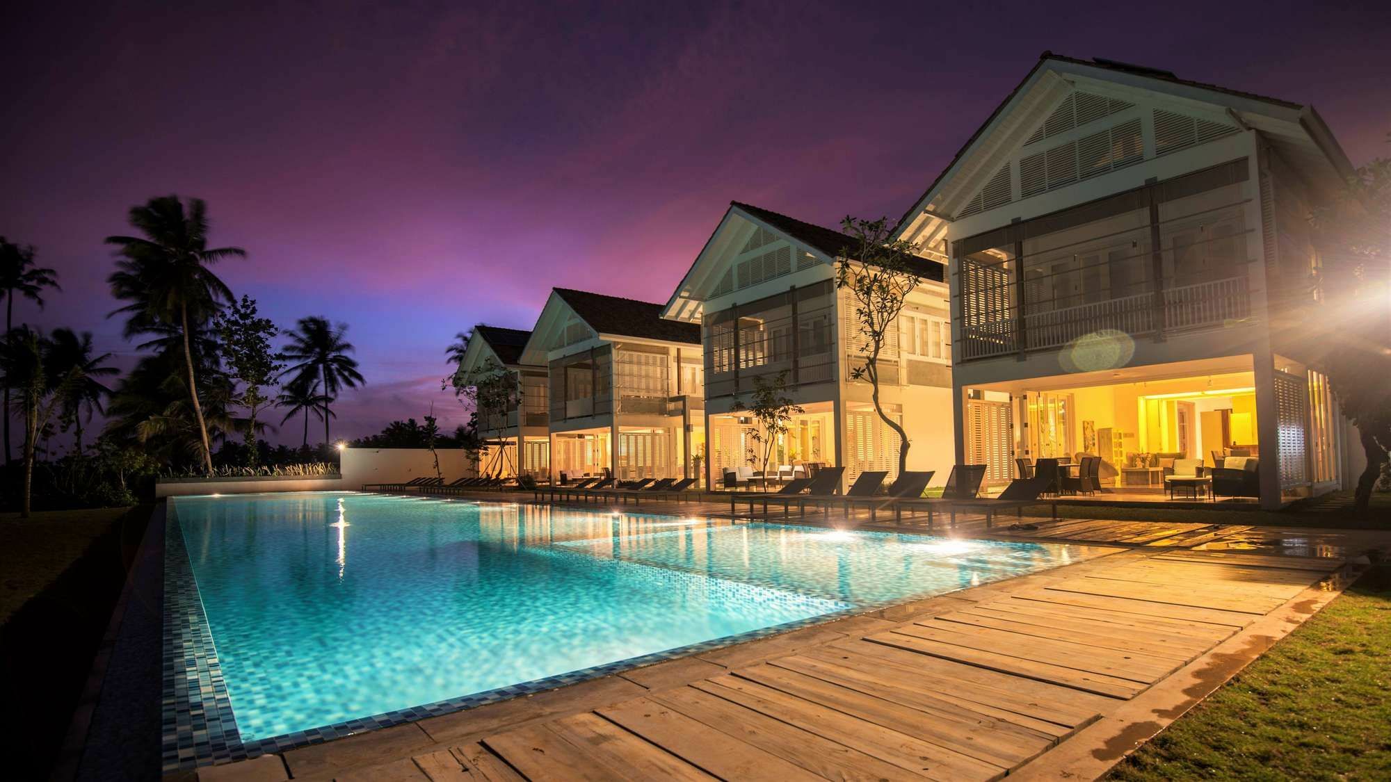 Sri Sharavi & - With 43 Metre Saltwater Infinity Pool Mirissa